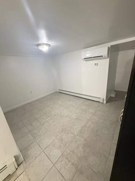 4 bed, 2 bath apartment for rent at 117 Coburn St Unit 1, Lowell — photo 13 of 16