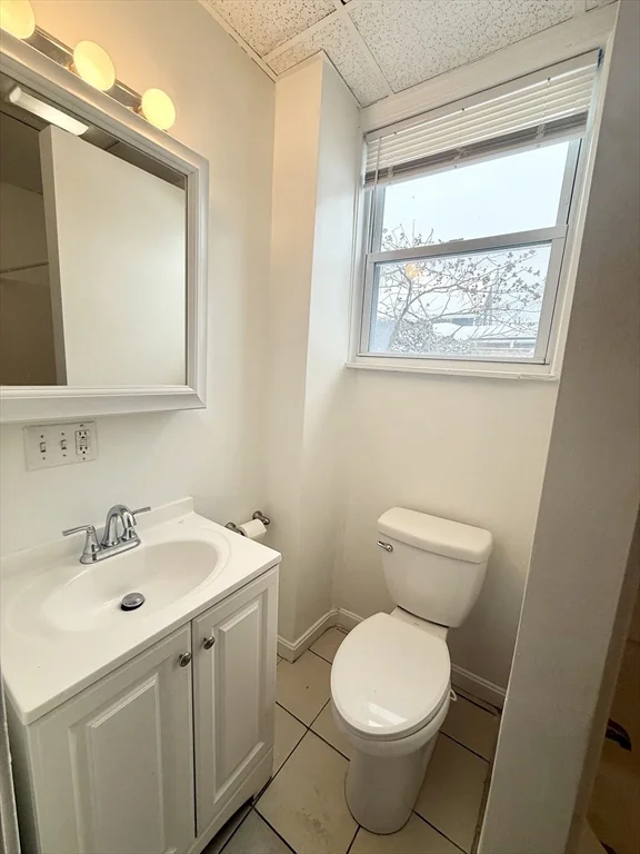 4 bed, 2 bath apartment for rent at 117 Coburn St Unit 1, Lowell — photo 10 of 16