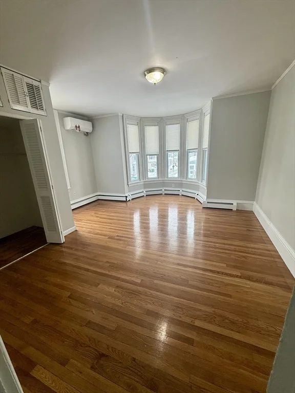 4 bed, 2 bath apartment for rent at 117 Coburn St Unit 1, Lowell — photo 2 of 16