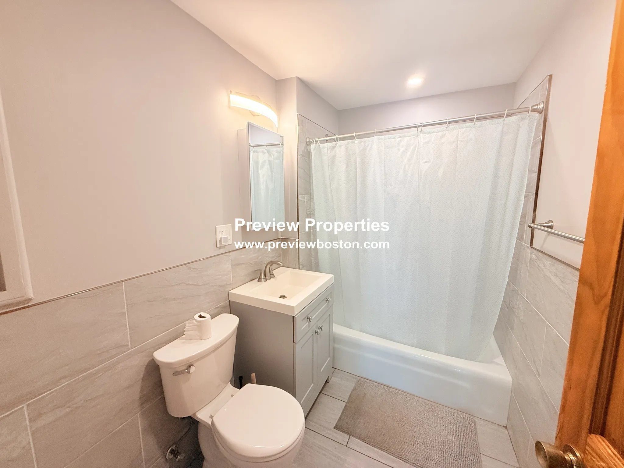 4 bed, 2 bath apartment for rent at 117 Elm St Unit 1, West Newton — photo 14 of 33