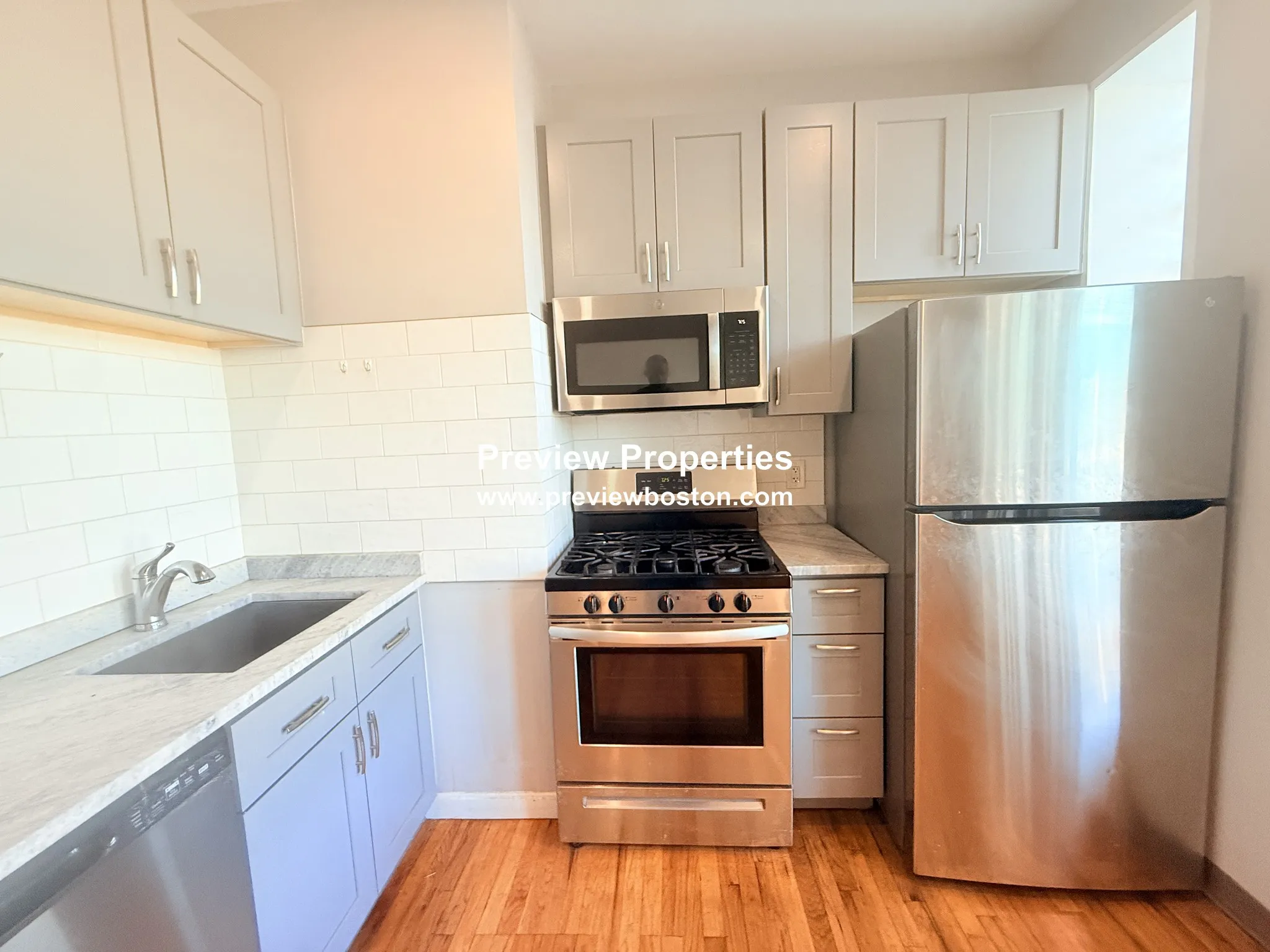 4 bed, 2 bath apartment for rent at 117 Elm St Unit 1, West Newton — photo 2 of 33