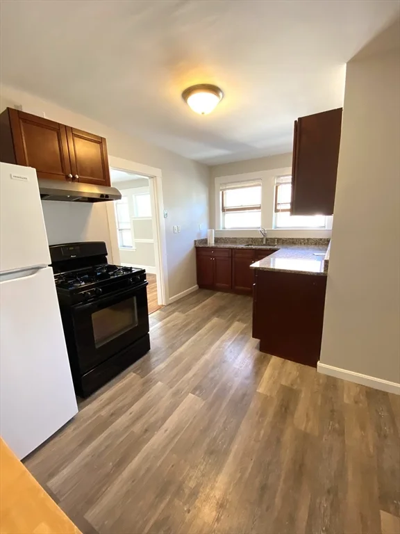 2 bed, 1 bath apartment for rent at 117 Fayette Unit 3, Quincy — photo 8 of 9