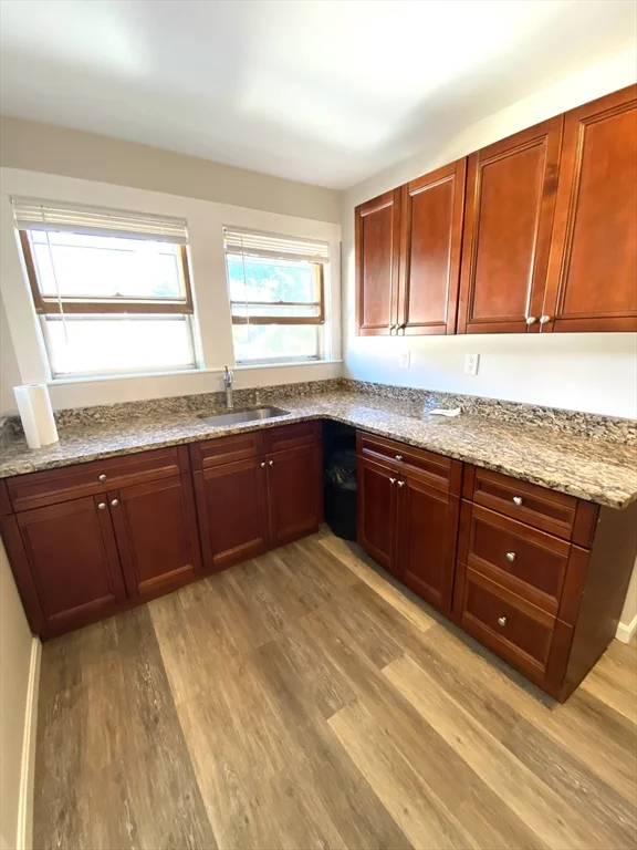 2 bed, 1 bath apartment for rent at 117 Fayette Unit 3, Quincy — photo 5 of 9