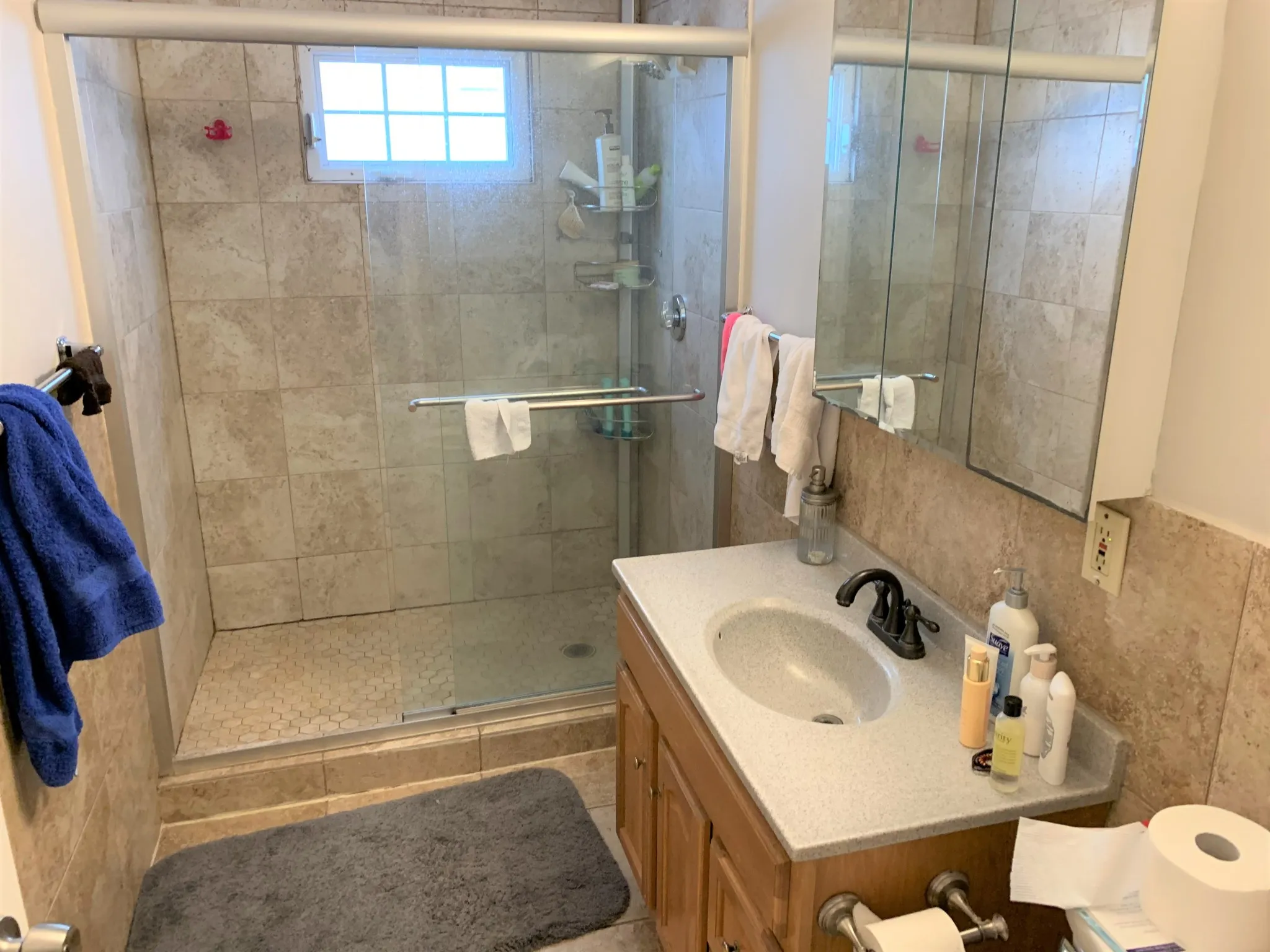 4 bed, 2 bath apartment for rent at 117 Glenville Ave Unit 1, Allston — photo 8 of 16