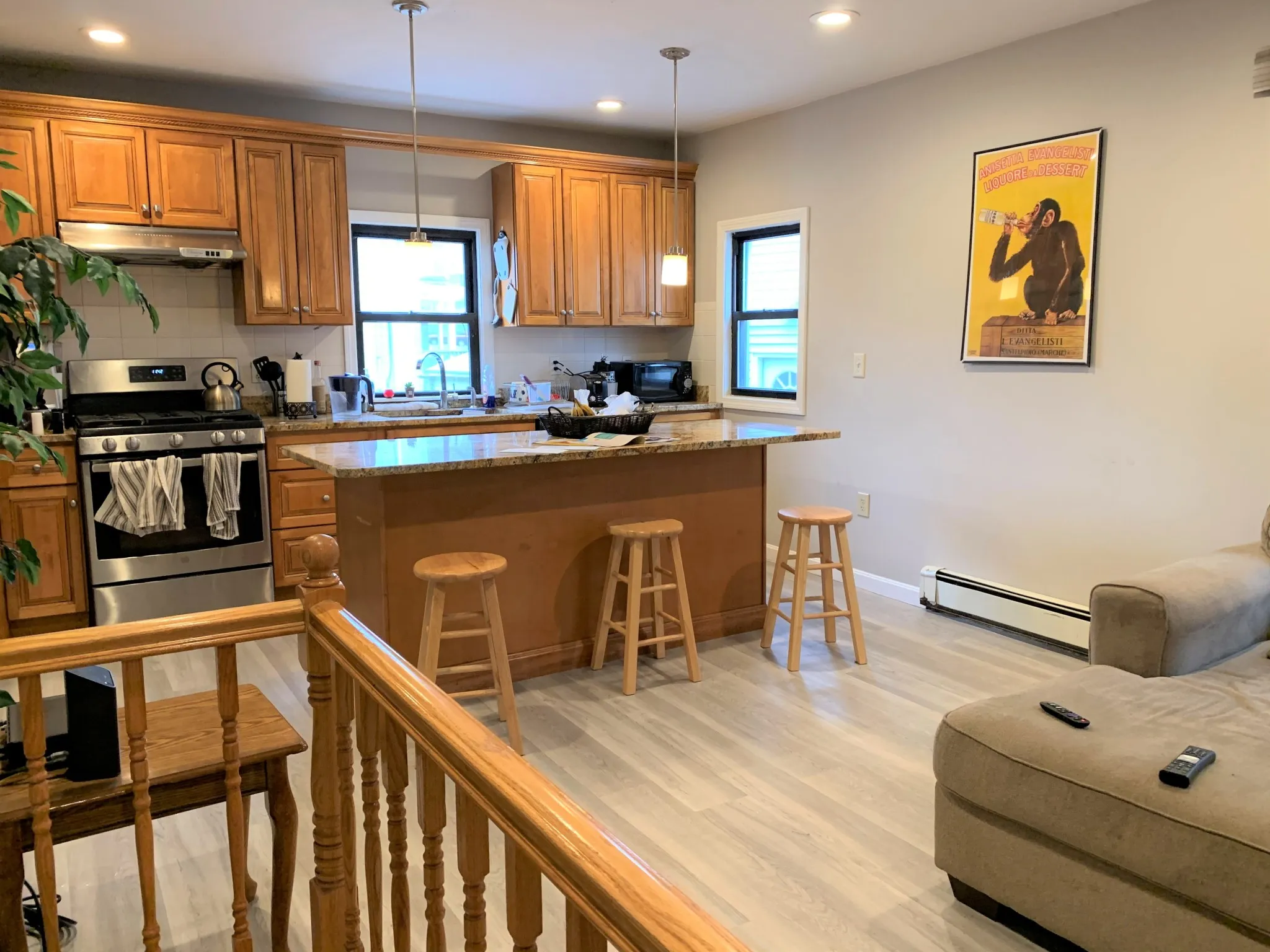 4 bed, 2 bath apartment for rent at 117 Glenville Ave Unit 1, Allston — photo 6 of 16