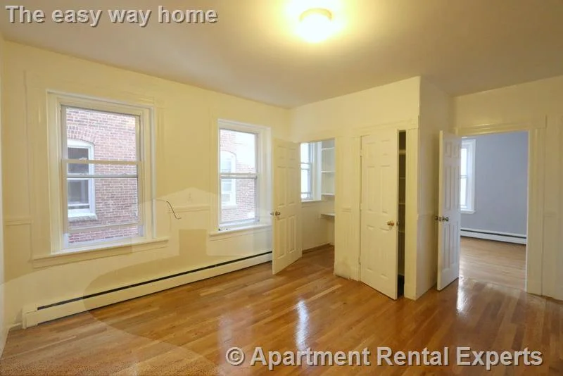 3 bed, 1 bath apartment for rent at 117 Harvard St Unit 3, Kendall Square — photo 3 of 16