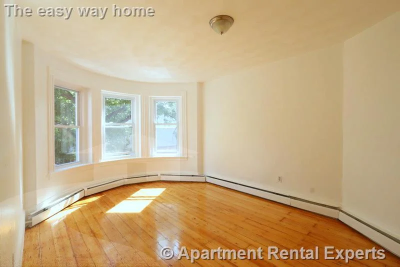 3 bed, 1 bath apartment for rent at 117 Harvard St Unit 3, Kendall Square — photo 6 of 16