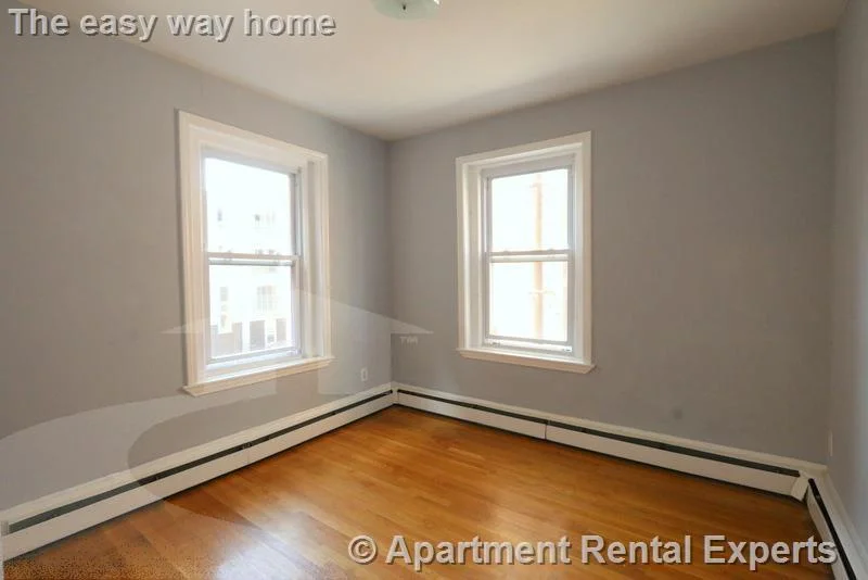 3 bed, 1 bath apartment for rent at 117 Harvard St Unit 3, Kendall Square — photo 14 of 16