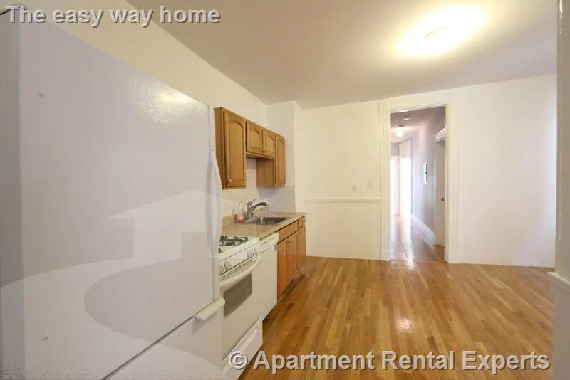 3 bed, 1 bath apartment for rent at 117 Harvard St Unit 3, Kendall Square — photo 2 of 16