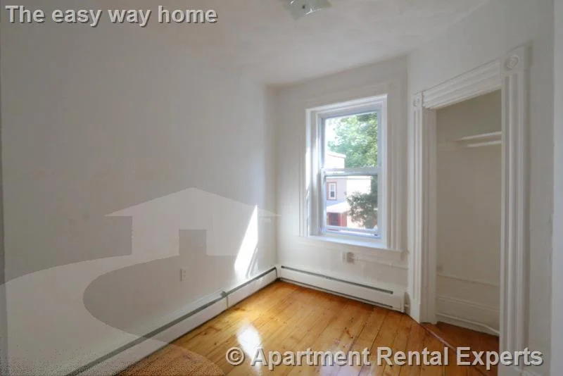 3 bed, 1 bath apartment for rent at 117 Harvard St Unit 3, Kendall Square — photo 4 of 16
