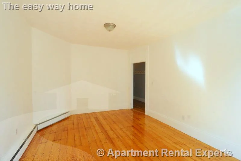 3 bed, 1 bath apartment for rent at 117 Harvard St Unit 3, Kendall Square — photo 8 of 16