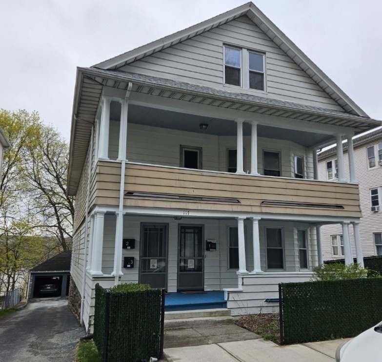 3 bed, 1 bath apartment for rent at 117 Illinois St Unit 2, Worcester — photo 1 of 36