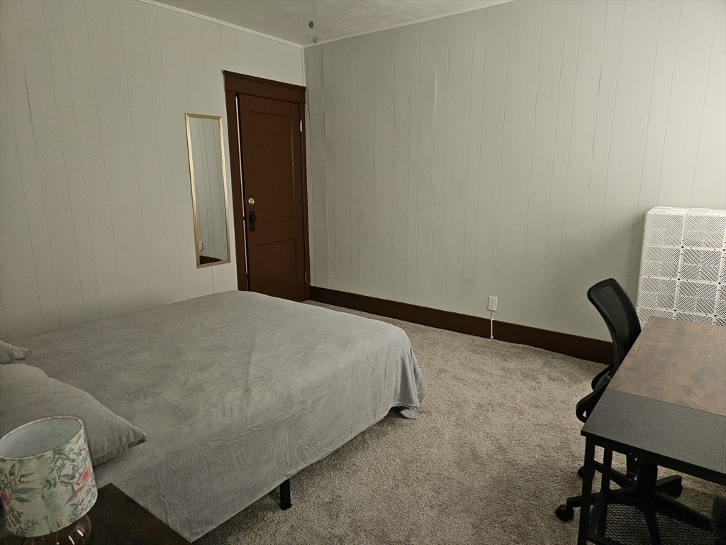 3 bed, 1 bath apartment for rent at 117 Illinois St Unit 2, Worcester — photo 6 of 36