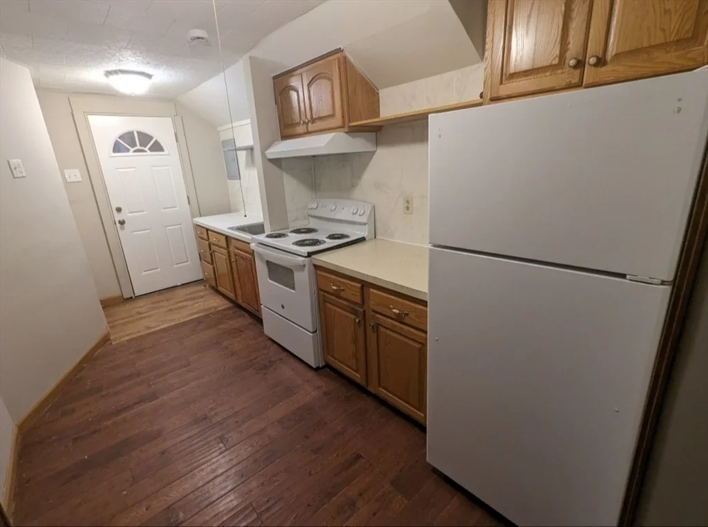 1 bed, 1 bath apartment for rent at 117 Illinois St Unit 3, Worcester — photo 9 of 34