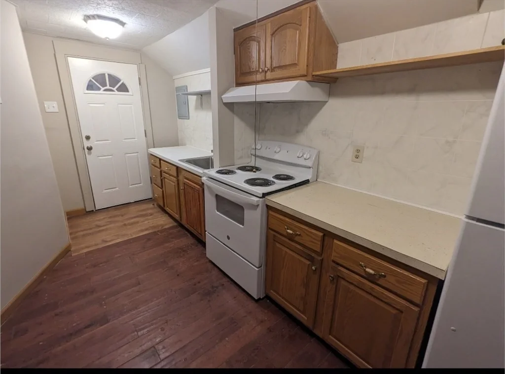 1 bed, 1 bath apartment for rent at 117 Illinois St Unit 3, Worcester — photo 11 of 34