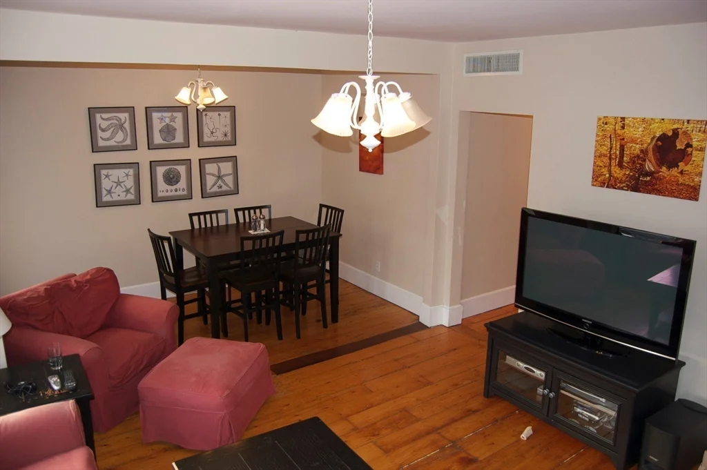 3 bed, 1 bath apartment for rent at 117 L St Unit 3, South Boston — photo 3 of 10