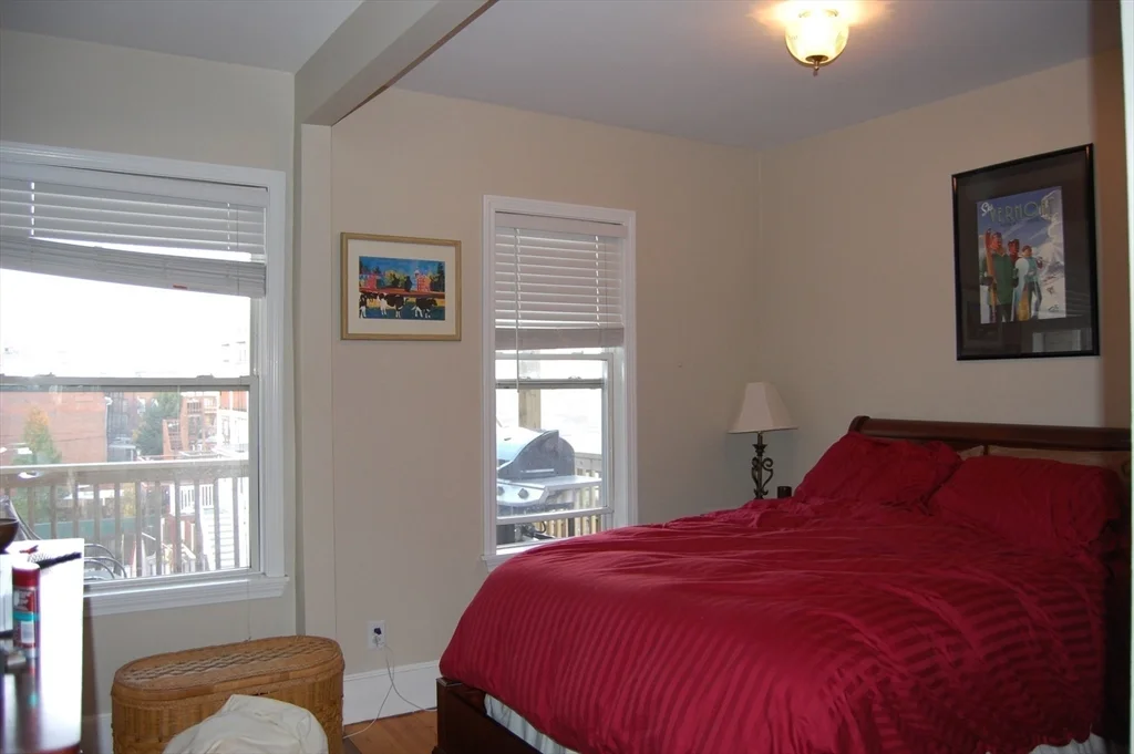 3 bed, 1 bath apartment for rent at 117 L St Unit 3, South Boston — photo 9 of 10