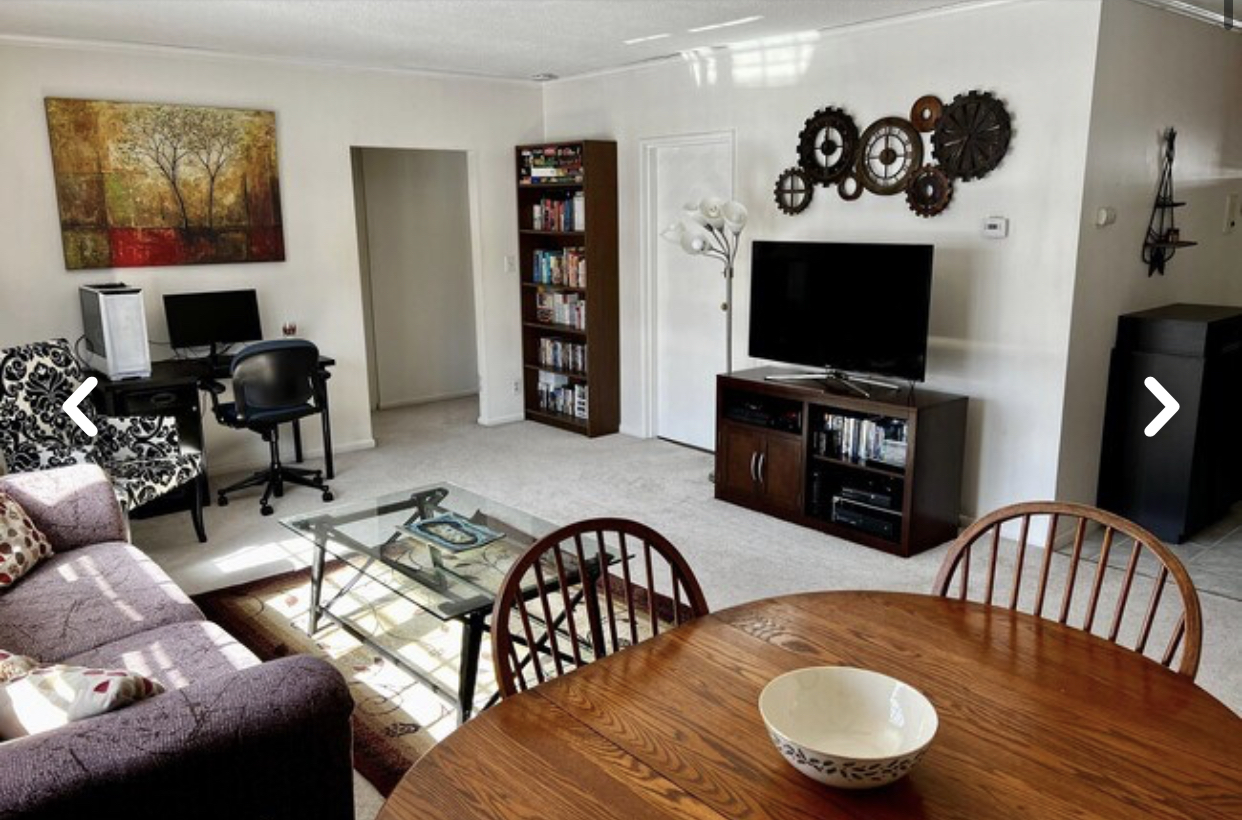 2 bed, 1 bath apartment for rent at 117 Lake Shore Rd Unit 3, Oak Square — photo 3 of 7