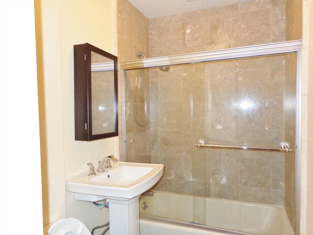 3 bed, 2 bath apartment for rent at 117 Lewis Rd Unit 2, Belmont — photo 10 of 18