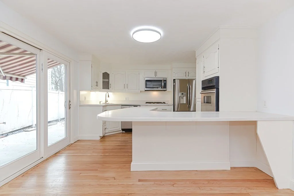 3 bed, 1 bath apartment for rent at 117 Lexington St Unit 1, Belmont — photo 4 of 27