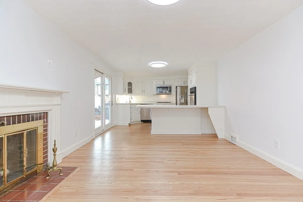 3 bed, 1 bath apartment for rent at 117 Lexington St Unit 1, Belmont — photo 10 of 27