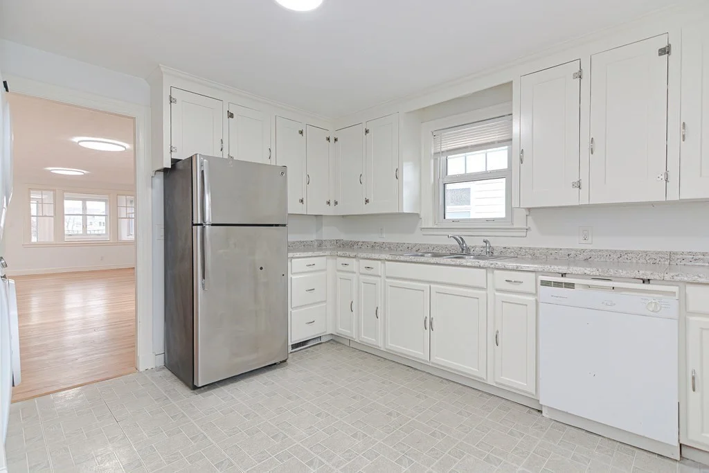 3 bed, 1 bath apartment for rent at 117 Lexington St Unit 2, Waverley — photo 2 of 36