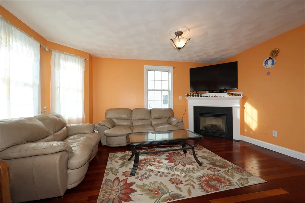 3 bed, 2 bath apartment for rent at 117 Manchester St Unit B, Lowell — photo 8 of 15