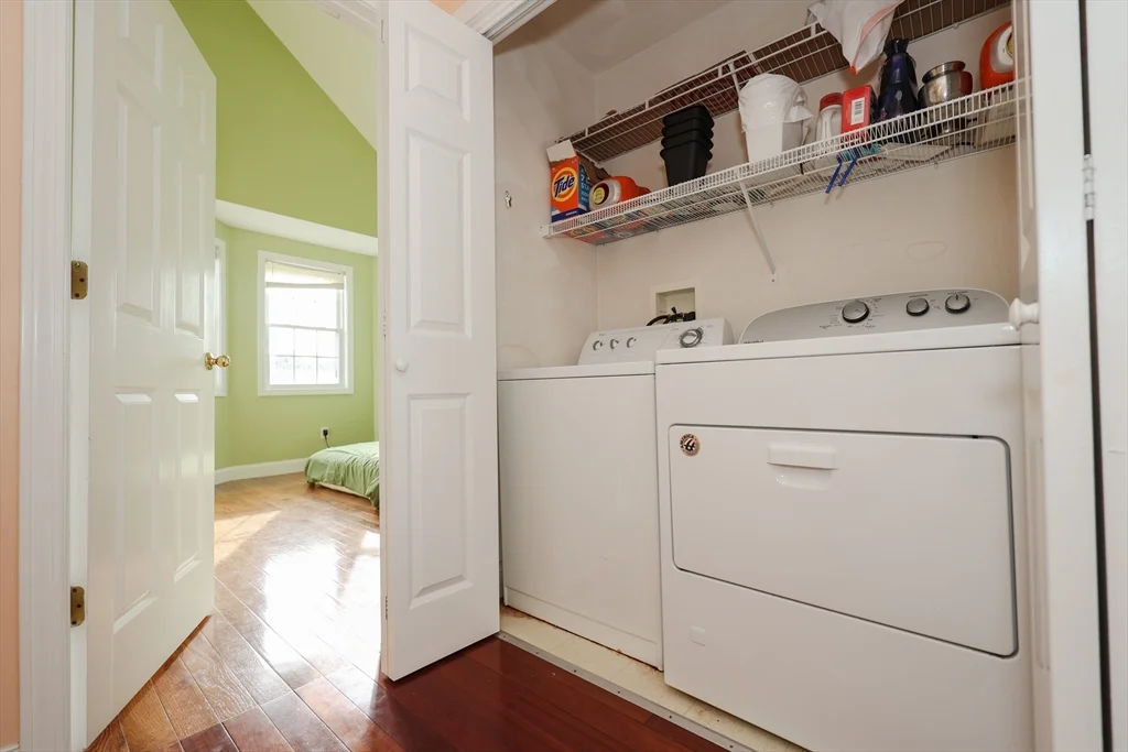 3 bed, 2 bath apartment for rent at 117 Manchester St Unit B, Lowell — photo 5 of 15