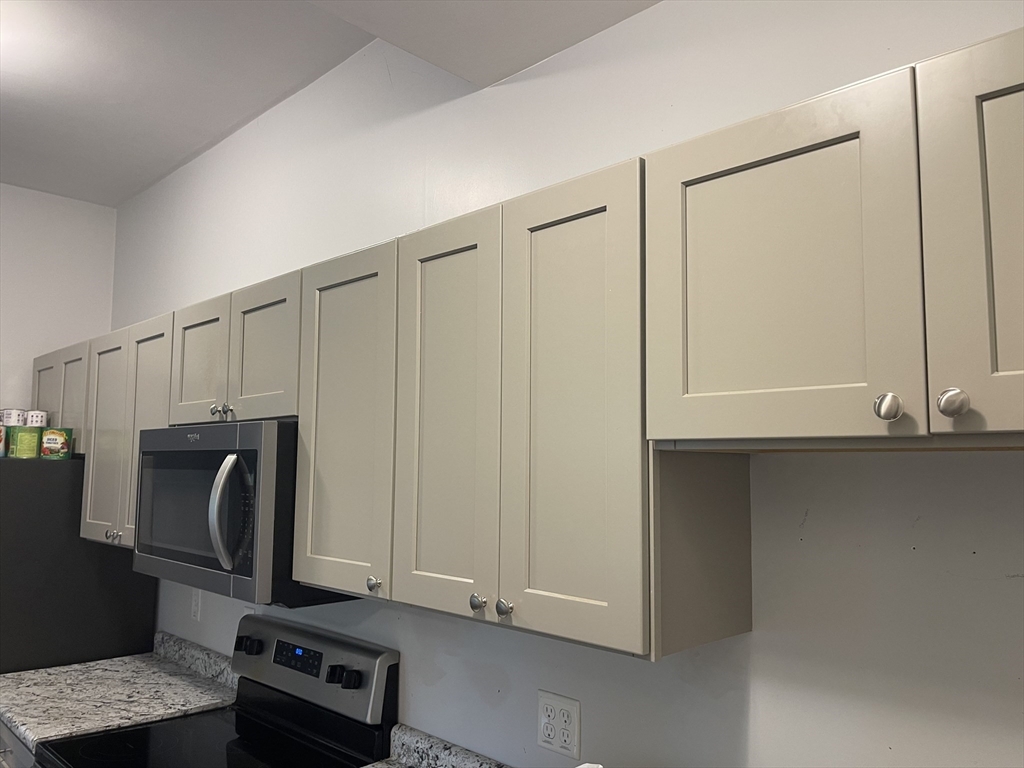 2 bed, 1 bath apartment for rent at 117 Maple St Unit 1, Gardner — photo 2 of 17