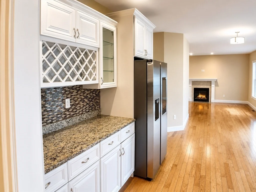 4 bed, 2 bath apartment for rent at 117 Morris St, Revere — photo 4 of 29