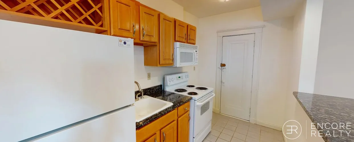 Studio bed, 1 bath apartment for rent at 117 Park Dr Unit 17A, Fenway — photo 4 of 8