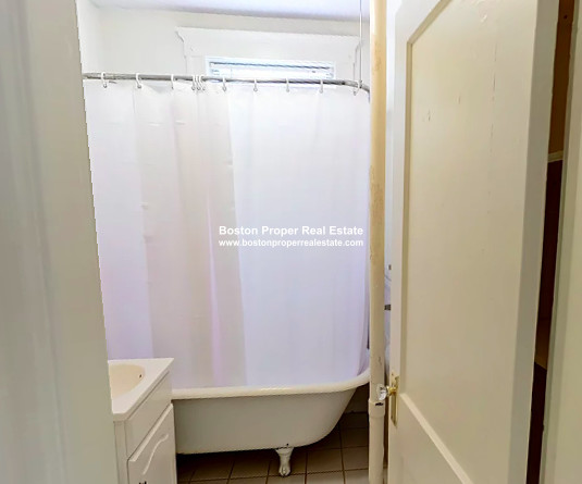 1 bed, 1 bath apartment for rent at 117 Park Dr Unit 24, Fenway — photo 5 of 10