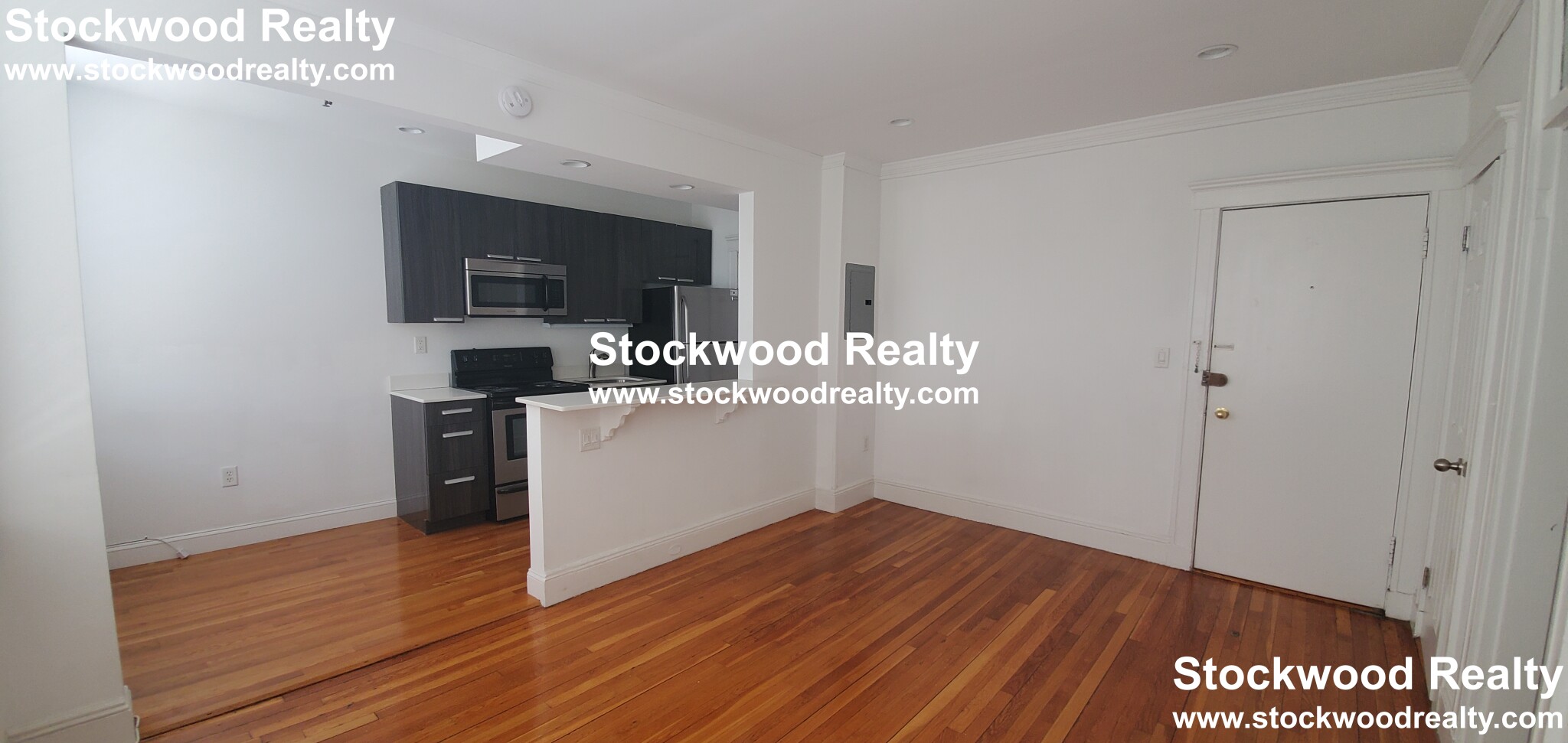 Studio bed, 1 bath apartment for rent at 117 Park Dr Unit 28, Fenway — photo 3 of 14