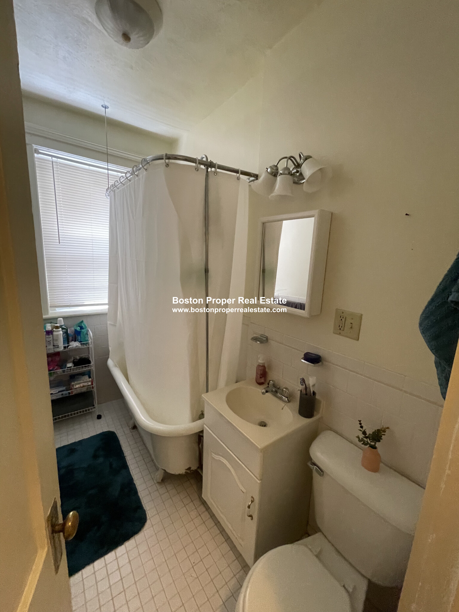 Studio bed, 1 bath apartment for rent at 117 Park Dr Unit 3, Fenway — photo 6 of 12