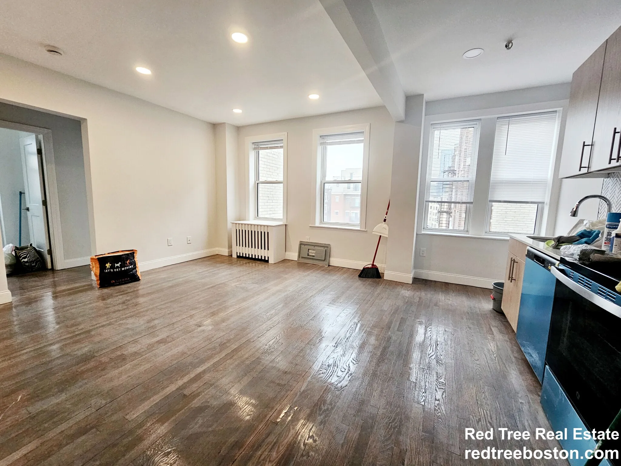 1 bed, 1 bath apartment for rent at 117 Park Dr Unit 33, Fenway — photo 4 of 17
