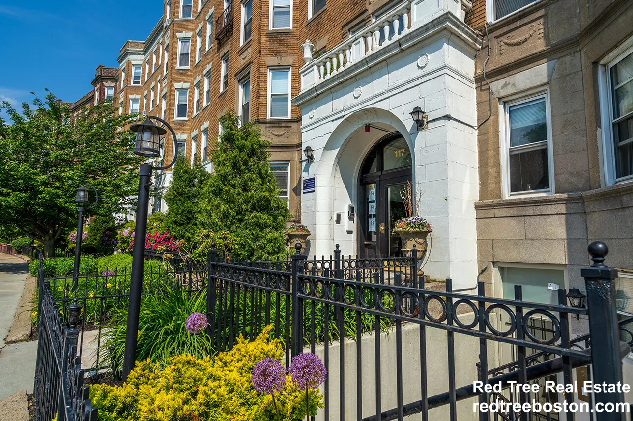 1 bed, 1 bath apartment for rent at 117 Park Dr Unit 33, Fenway — photo 12 of 17