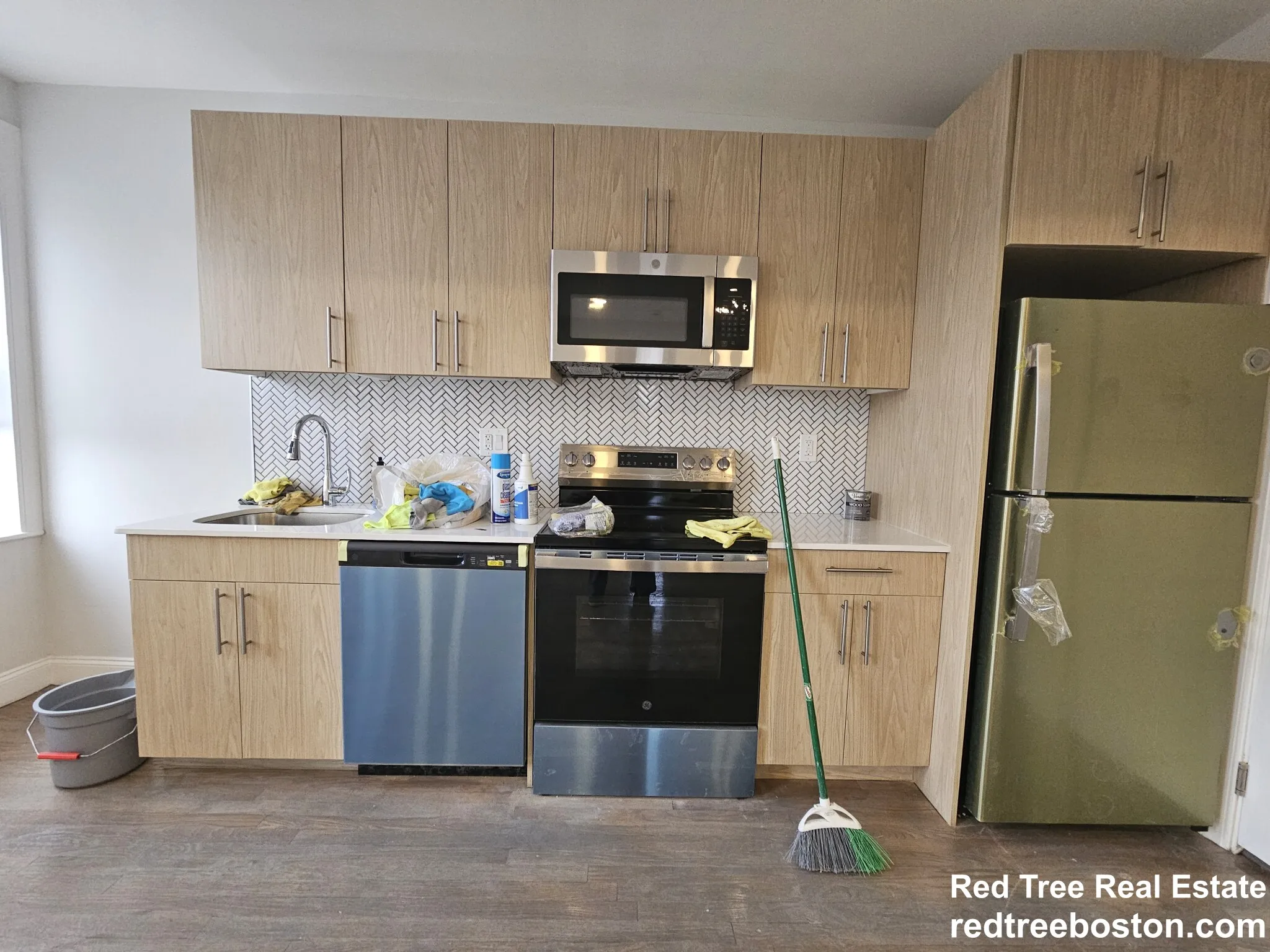 1 bed, 1 bath apartment for rent at 117 Park Dr Unit 33, Fenway — photo 2 of 17