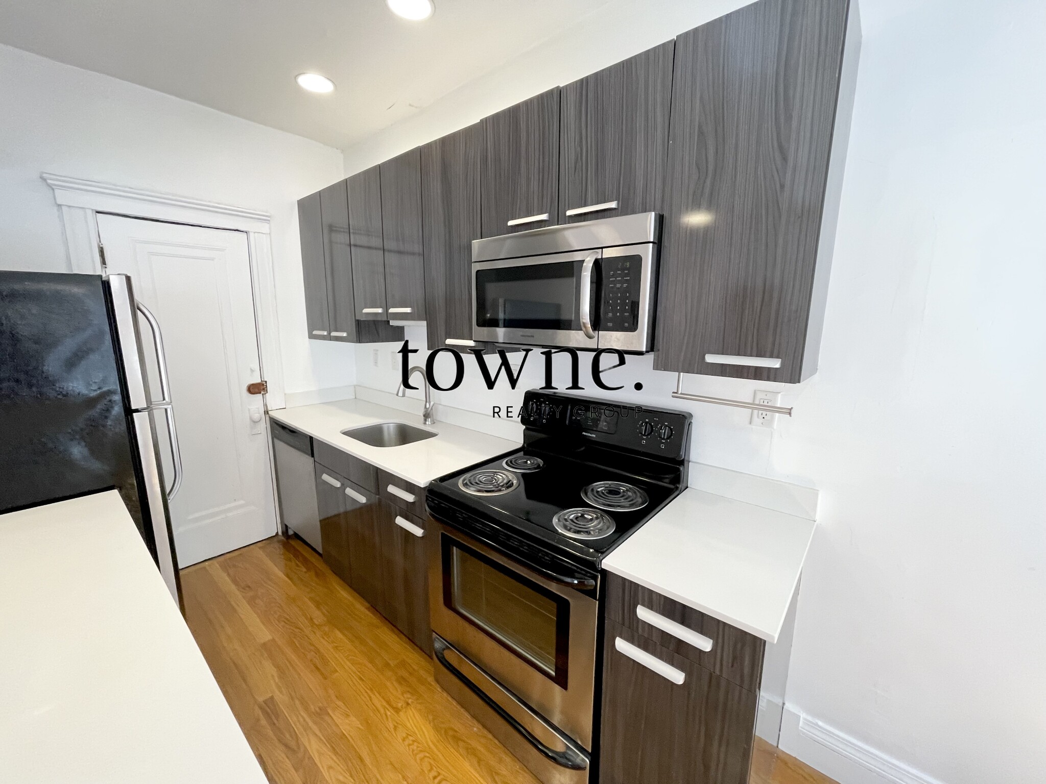 1 bed, 1 bath apartment for rent at 117 Park Dr Unit 5, Fenway — photo 4 of 10