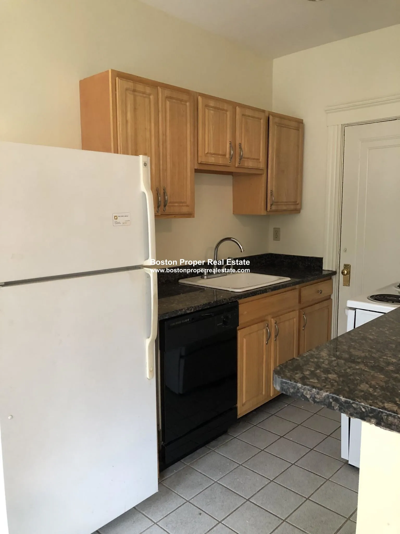 1 bed, 1 bath apartment for rent at 117 Park Dr Unit 6, Fenway — photo 3 of 14