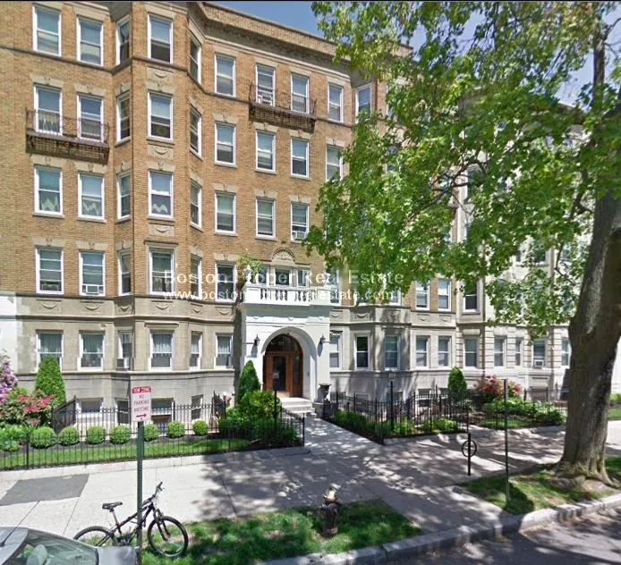 1 bed, 1 bath apartment for rent at 117 Park Dr Unit 6, Fenway — photo 12 of 14