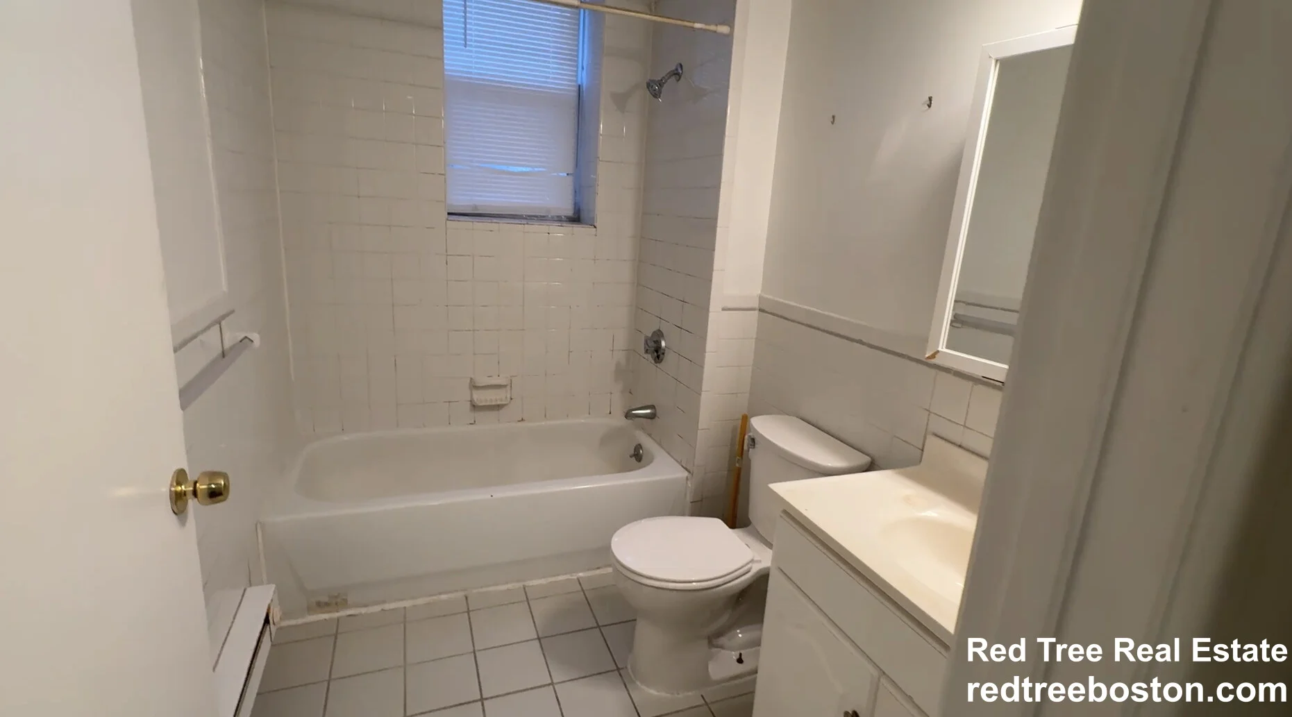 Studio bed, 1 bath apartment for rent at 117 Park Dr Unit 8, Fenway — photo 3 of 14