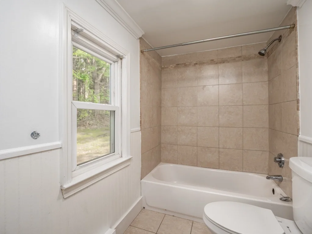 2 bed, 1 bath apartment for rent at 117 Precinct St, Lakeville — photo 16 of 33