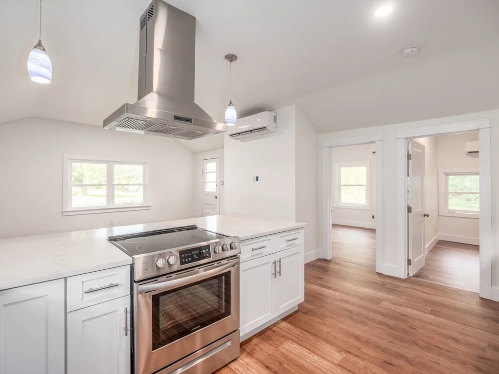 2 bed, 1 bath apartment for rent at 117 Precinct St, Lakeville — photo 4 of 33