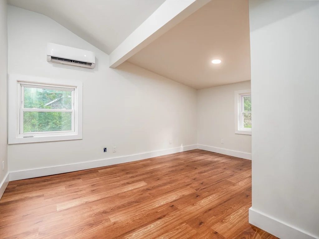 2 bed, 1 bath apartment for rent at 117 Precinct St, Lakeville — photo 8 of 33