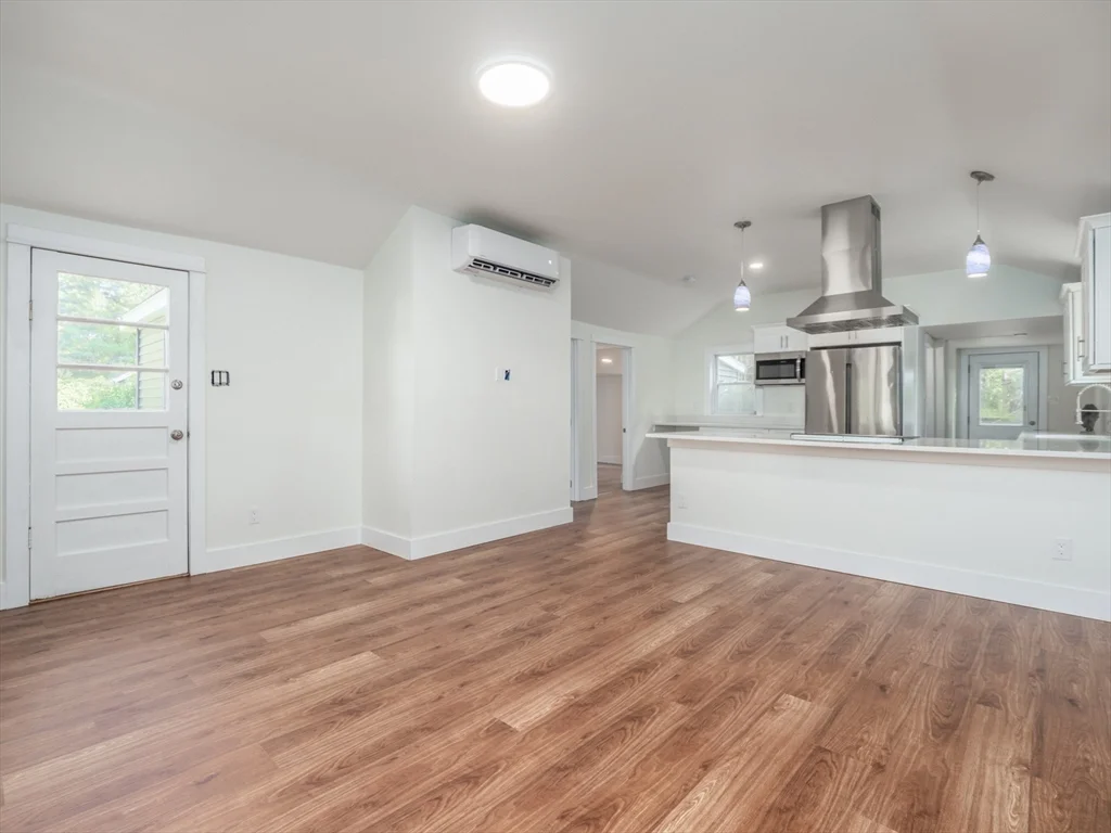 2 bed, 1 bath apartment for rent at 117 Precinct St, Lakeville — photo 2 of 33