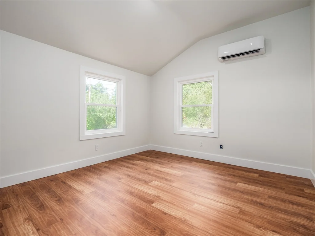 2 bed, 1 bath apartment for rent at 117 Precinct St, Lakeville — photo 11 of 33