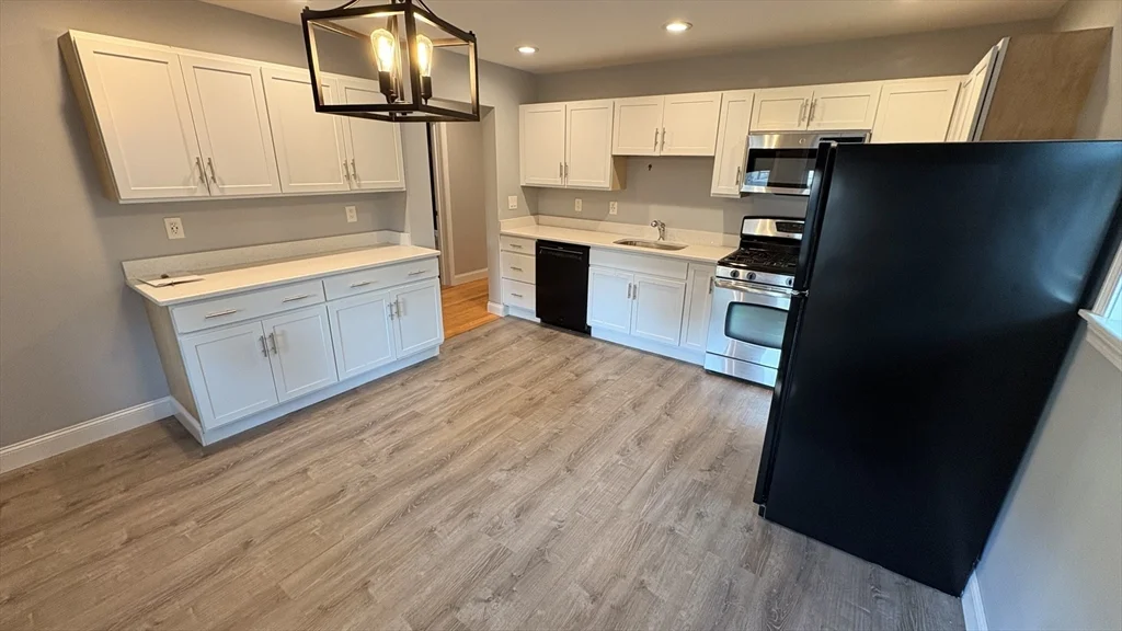 3 bed, 1 bath apartment for rent at 117 Revere St Unit 1, Winthrop — photo 2 of 15