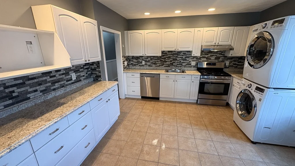3 bed, 1 bath apartment for rent at 117 Revere Unit 3, Winthrop — photo 1 of 17