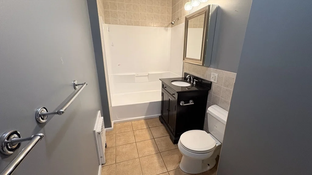 3 bed, 1 bath apartment for rent at 117 Revere Unit 3, Winthrop — photo 13 of 17