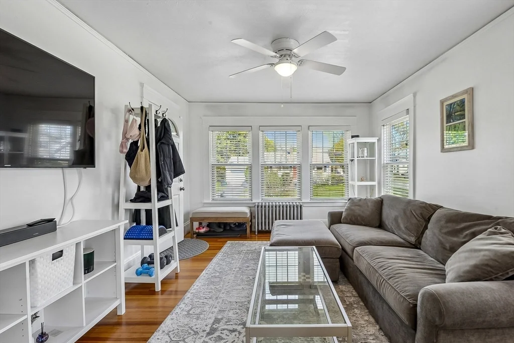 2 bed, 1 bath apartment for rent at 117 S Atlantic Ave, Warwick — photo 8 of 23